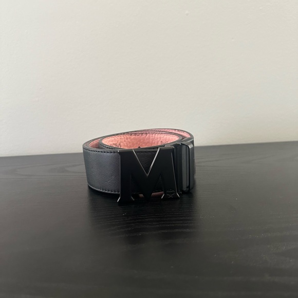 MCM reversible belt - Picture 2 of 3